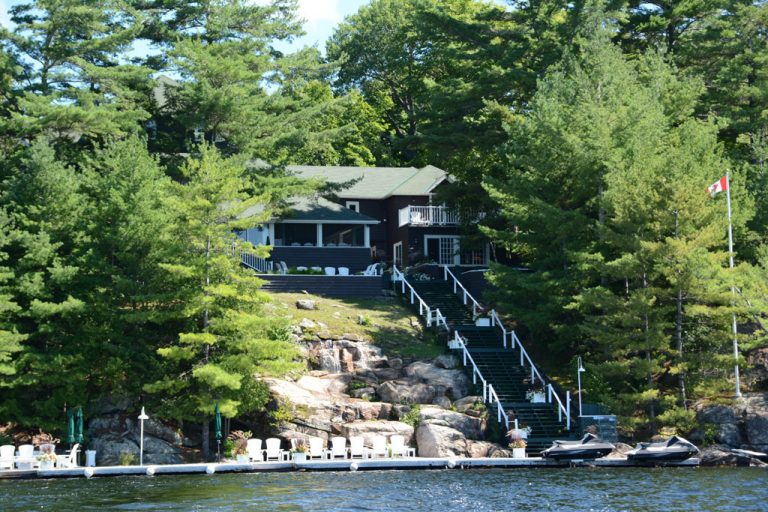 Beaumaris, Lake Muskoka Real EstateThornbury, Blue Mountains